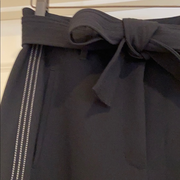 Aritzia High waisted pant with tie front - Picture 2 of 4